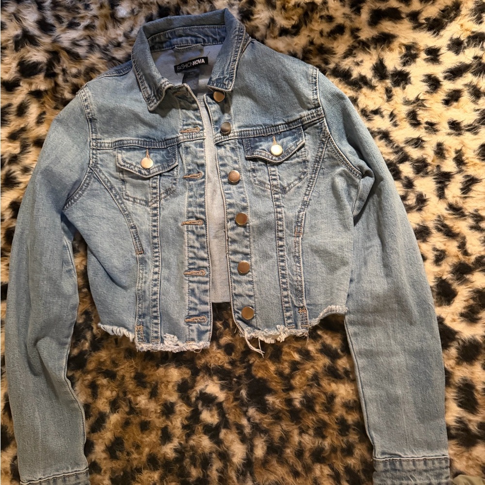 Fashion Nova Light Wash Blue Cropped Denim Jacket
